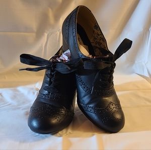 American Eagle Oxford Heels